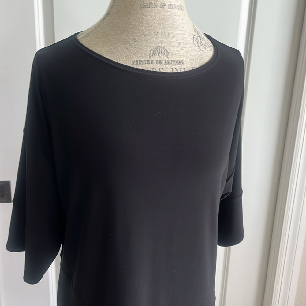 NWOT Sympli black asymmetrical three-quarter sleeve relaxed fit top size 10 - Picture 2 of 5